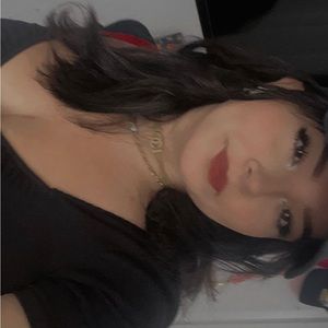 Meet your Posher, Isabella